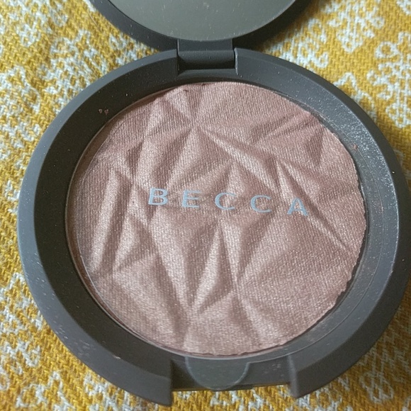 Becca shimmering skin perfector - bronzed amber - Picture 4 of 4